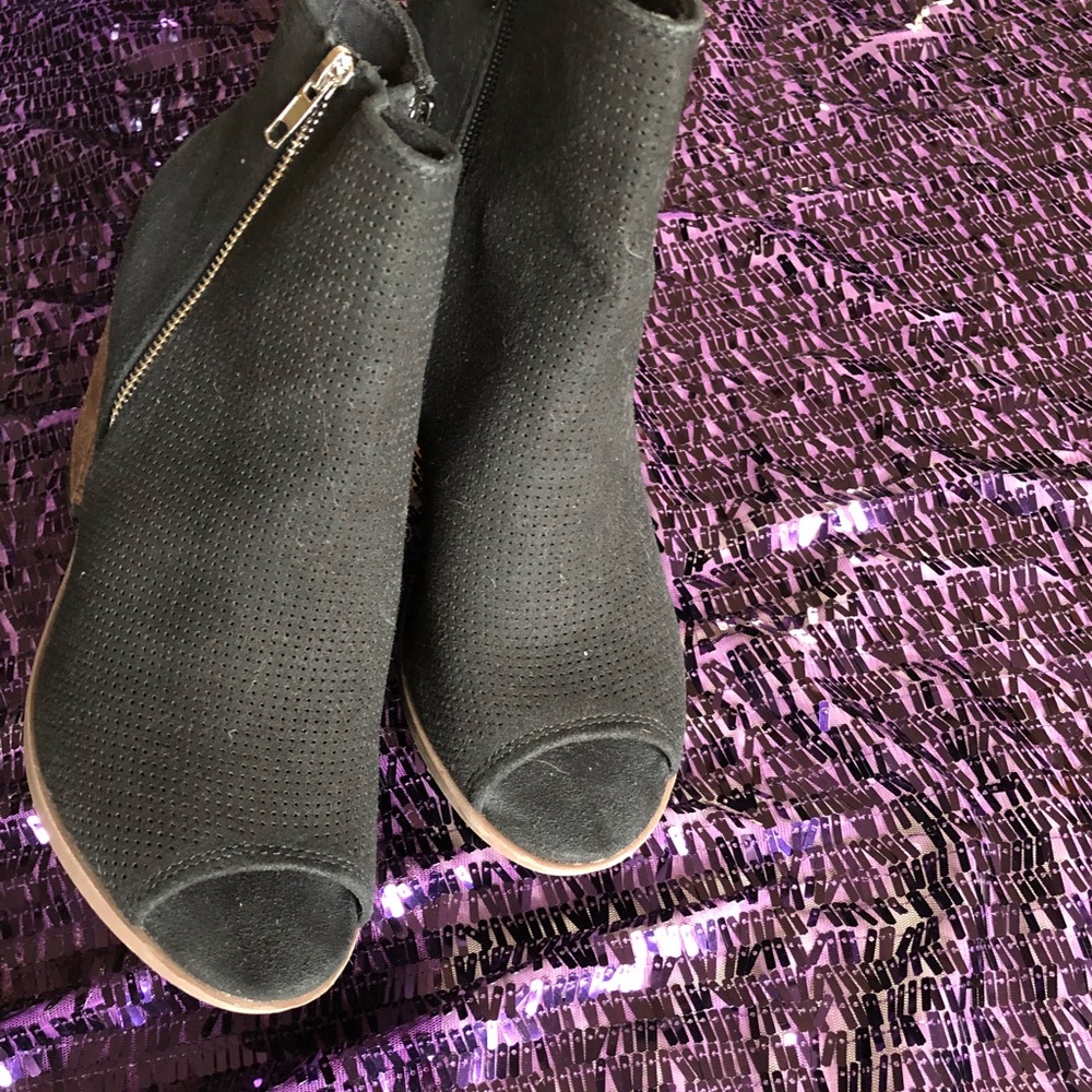 Call It-Spring—Booties-Peep-Toe - Picture 2 of 4